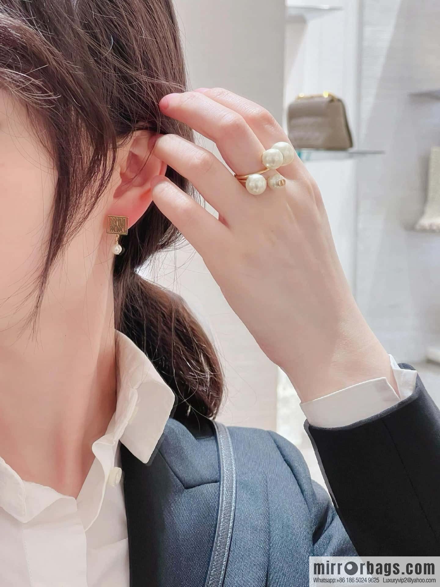 New ☑️ DIOR MISS pearl stud earrings