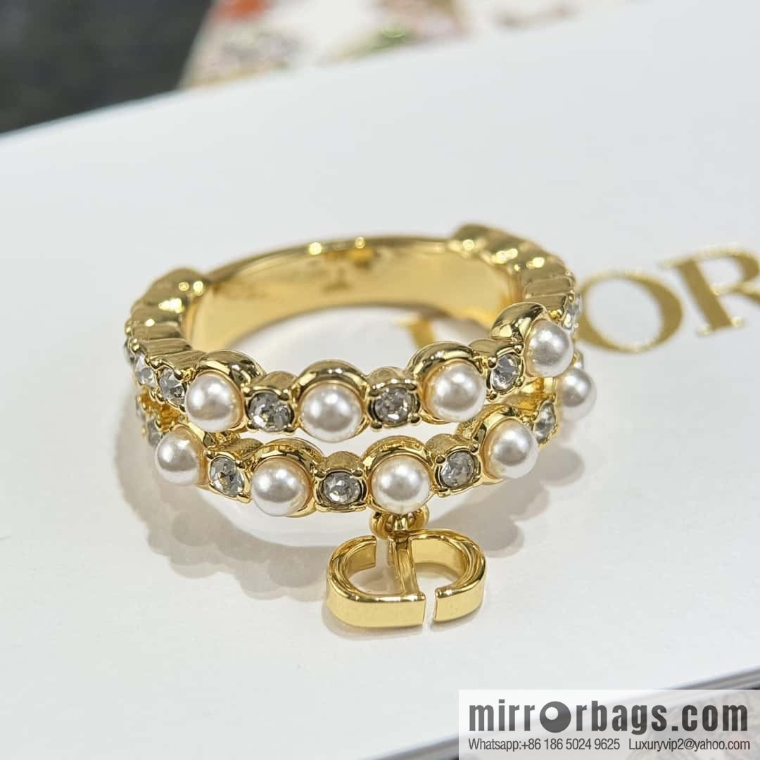 New ☑️ DIOR pearl CD ring