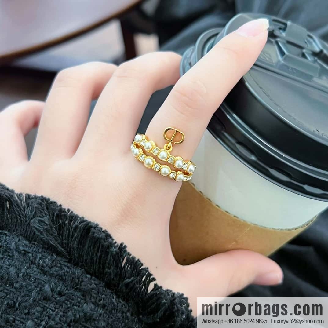 New ☑️ DIOR pearl CD ring