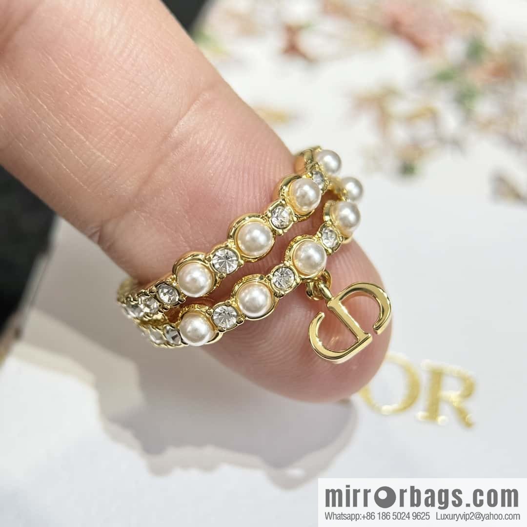 New ☑️ DIOR pearl CD ring