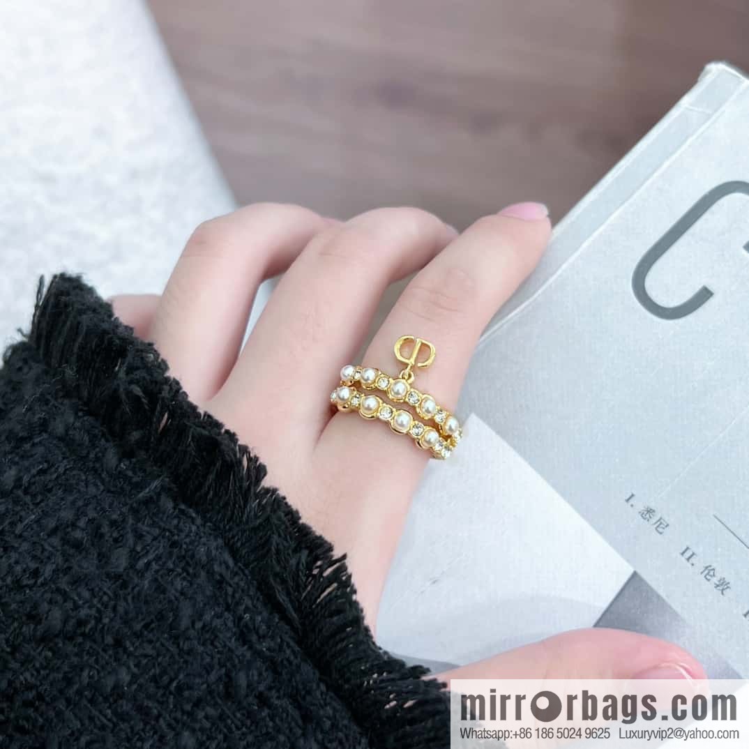 New ☑️ DIOR pearl CD ring