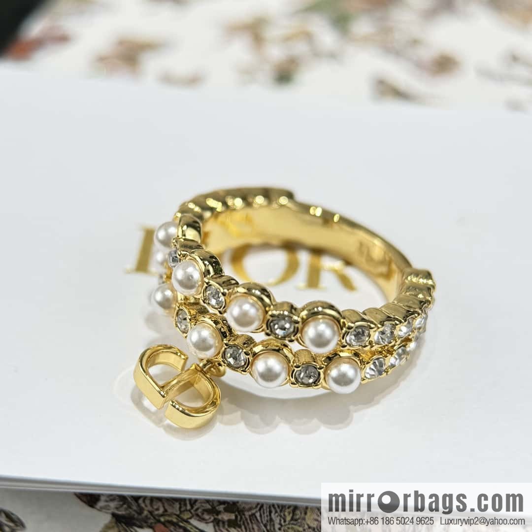 New ☑️ DIOR pearl CD ring