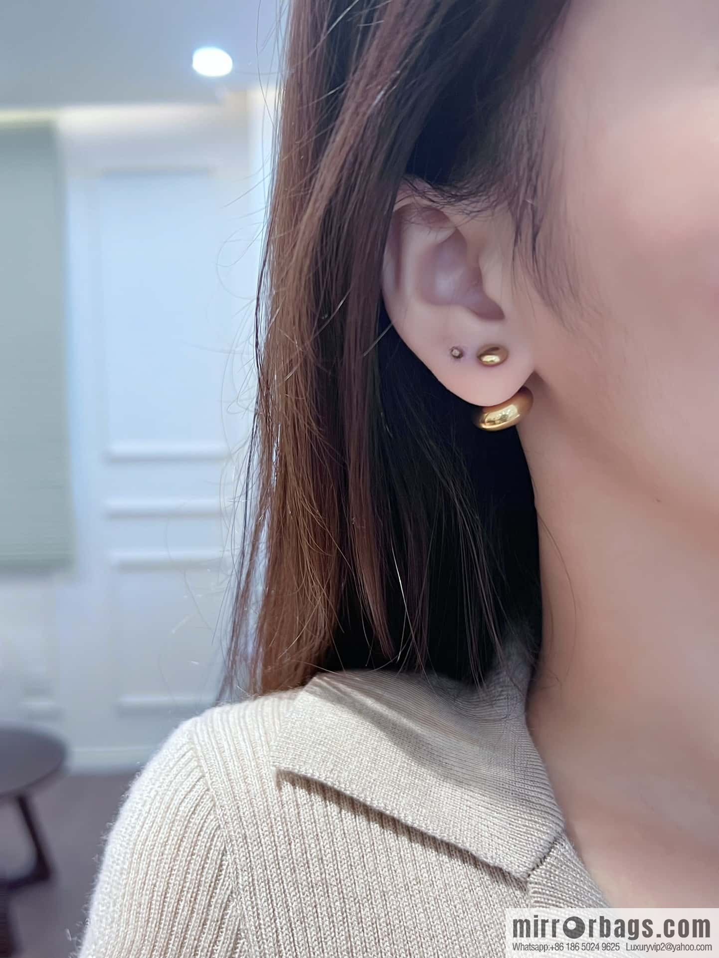 New ☑️ DIOR round letter stud earrings