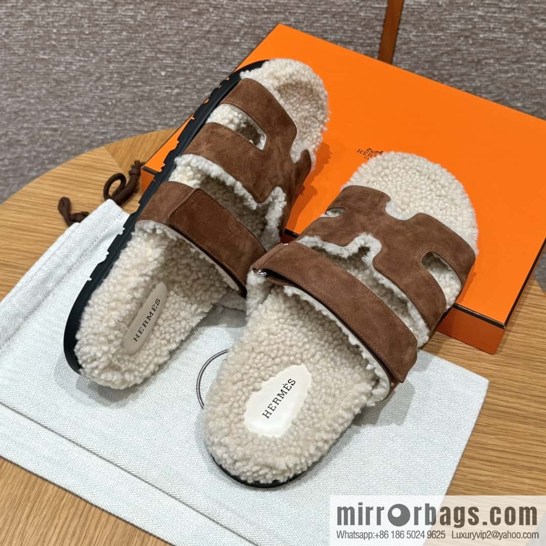 HERMES 180 Chypre men's lamb wool, smoked brown/Brun Fume suede/Chamois/woolskin