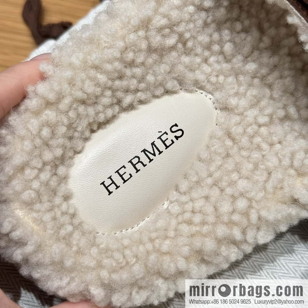 HERMES 180 Chypre men's lamb wool, smoked brown/Brun Fume suede/Chamois/woolskin