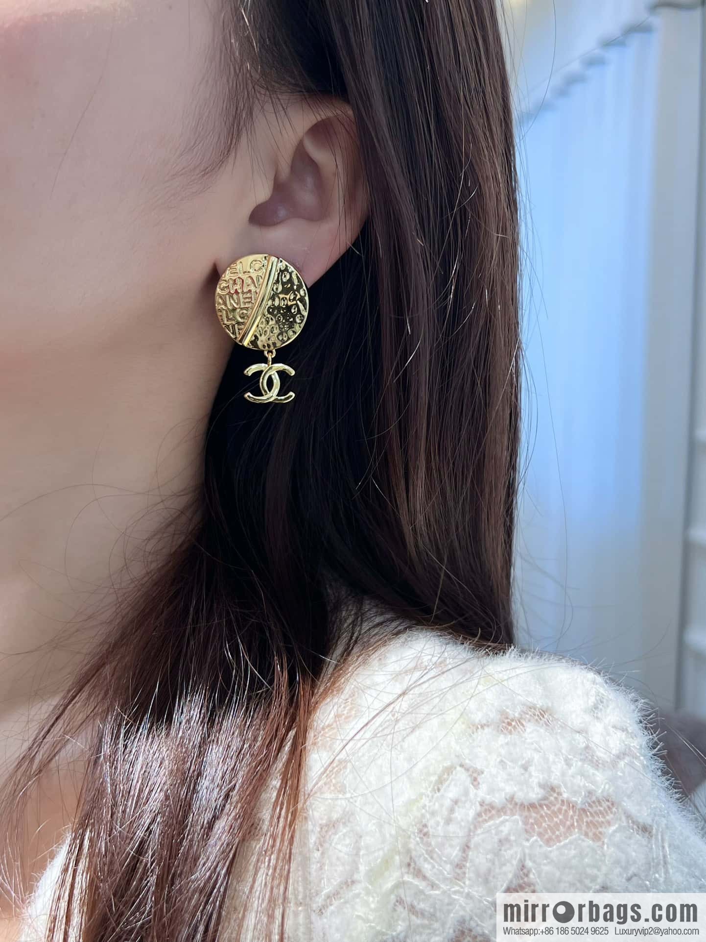 ❗️New ❗️☀️ New ☑️ Chanel c2 double c gold letter disc lava stud earrings ☀️
