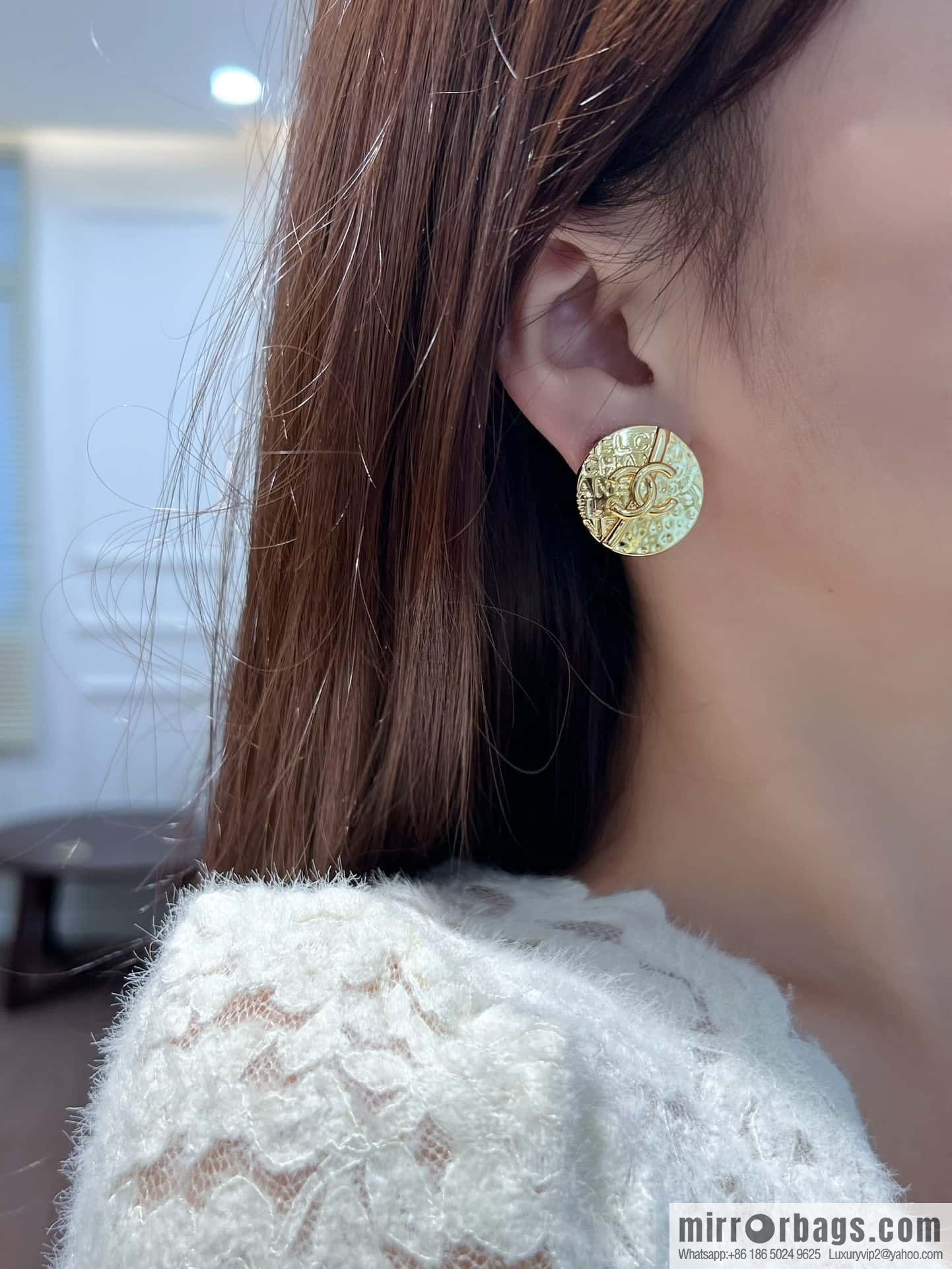 ❗️New ❗️☀️ New ☑️ Chanel c1 double c gold letter disc lava stud earrings ☀️