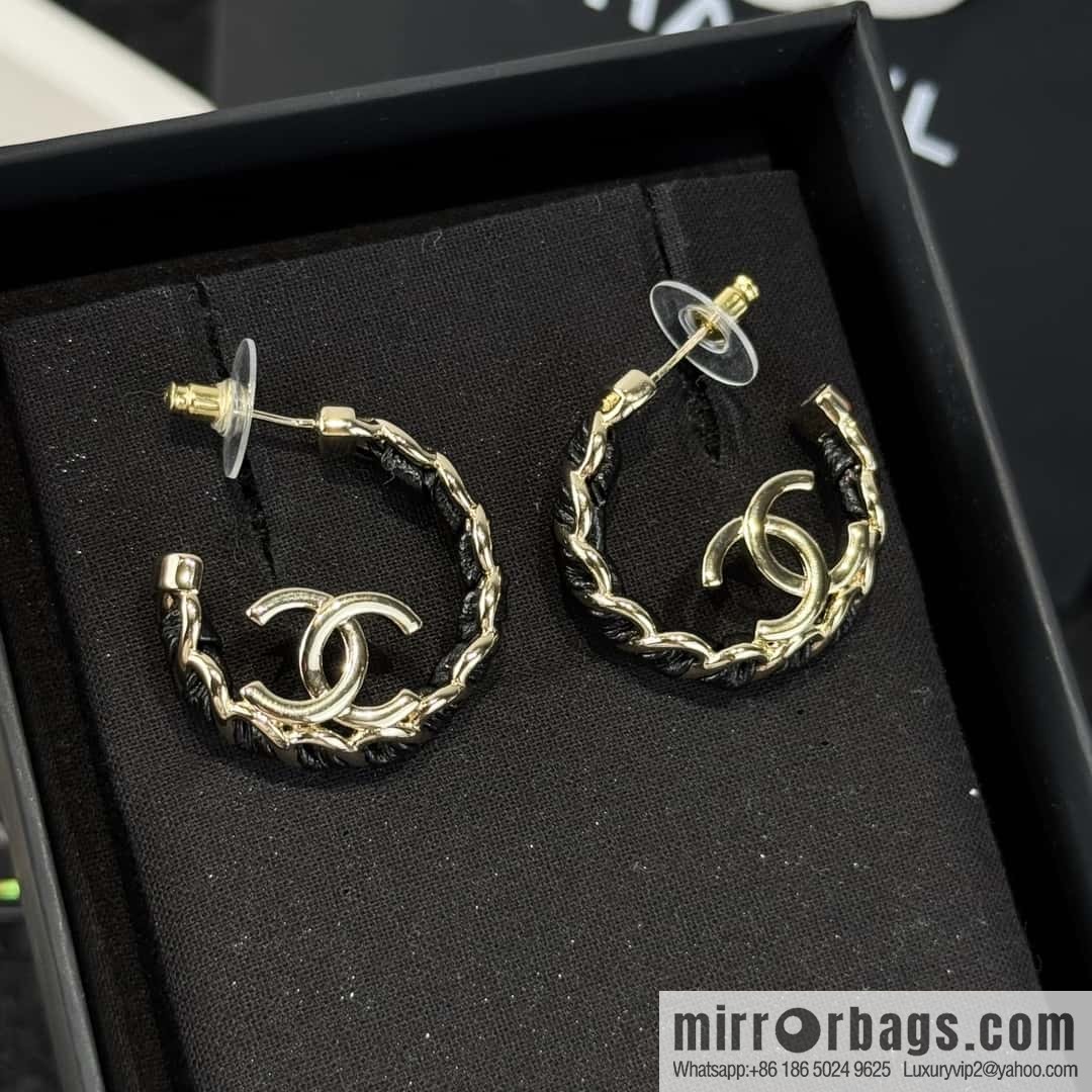 ❗️New ❗️☀️ New ☑️ Chanel c1 double c semi-round black leather rope stud earrings ☀️