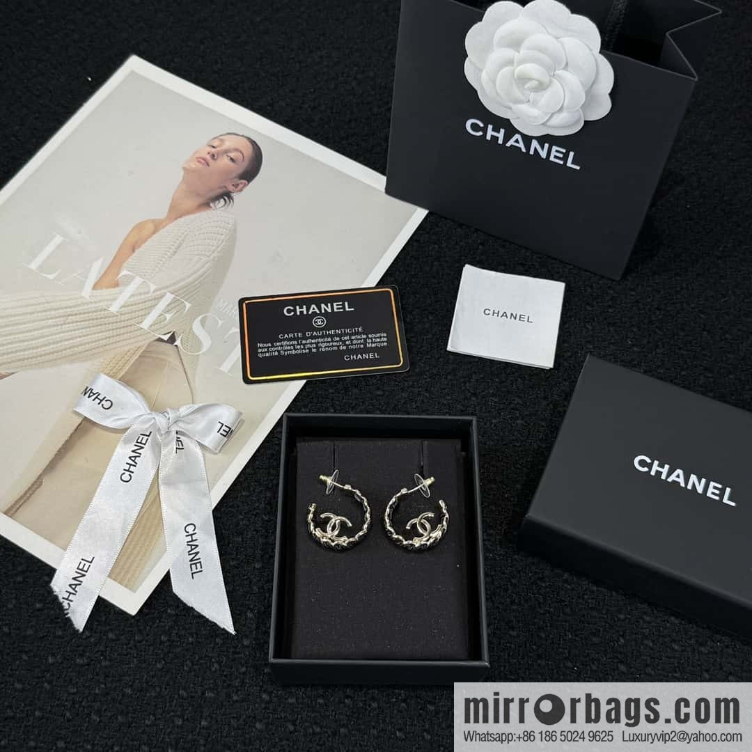 ❗️New ❗️☀️ New ☑️ Chanel c1 double c semi-round black leather rope stud earrings ☀️