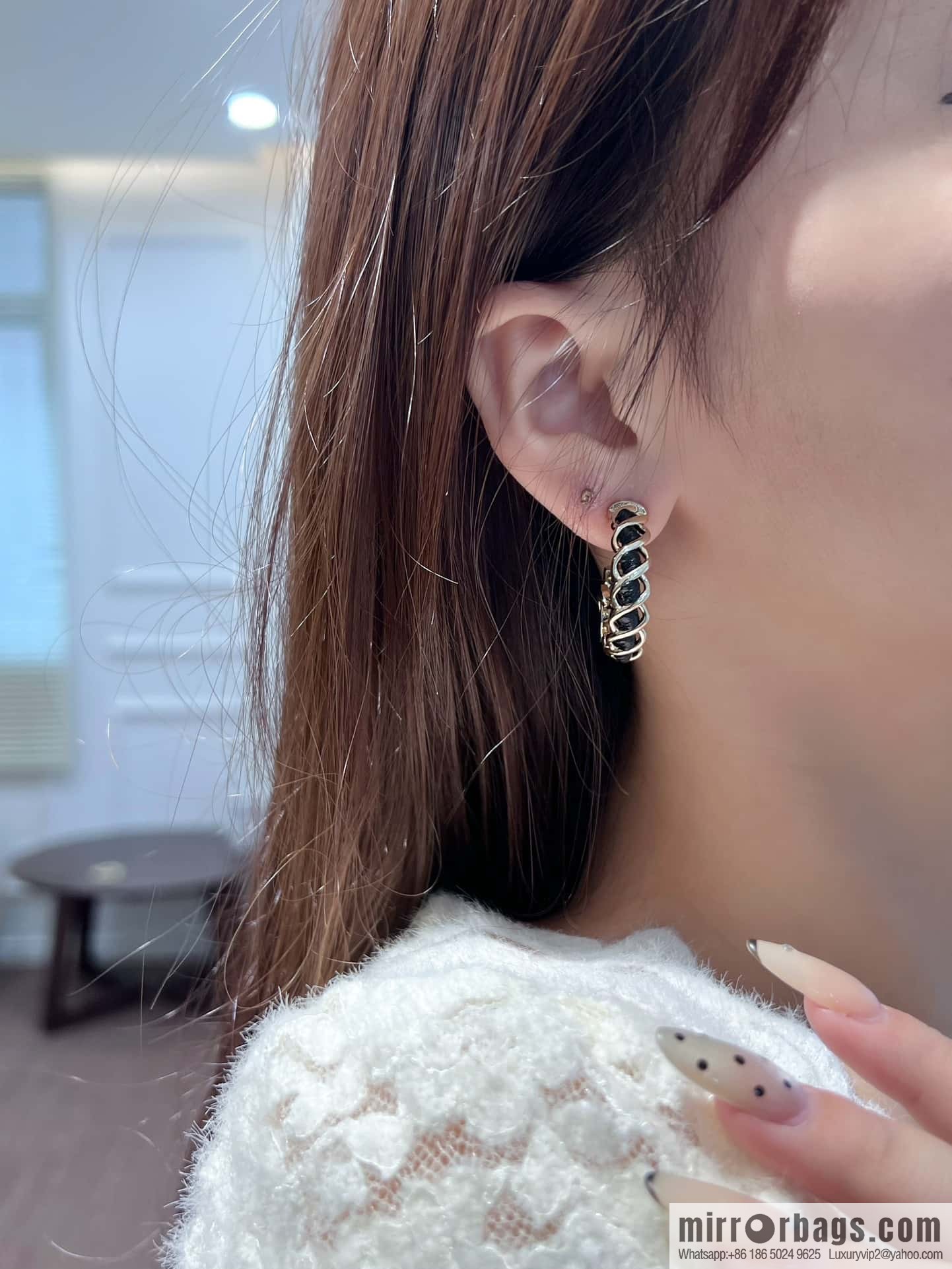 ❗️New ❗️☀️ New ☑️ Chanel c1 double c semi-round black leather rope stud earrings ☀️