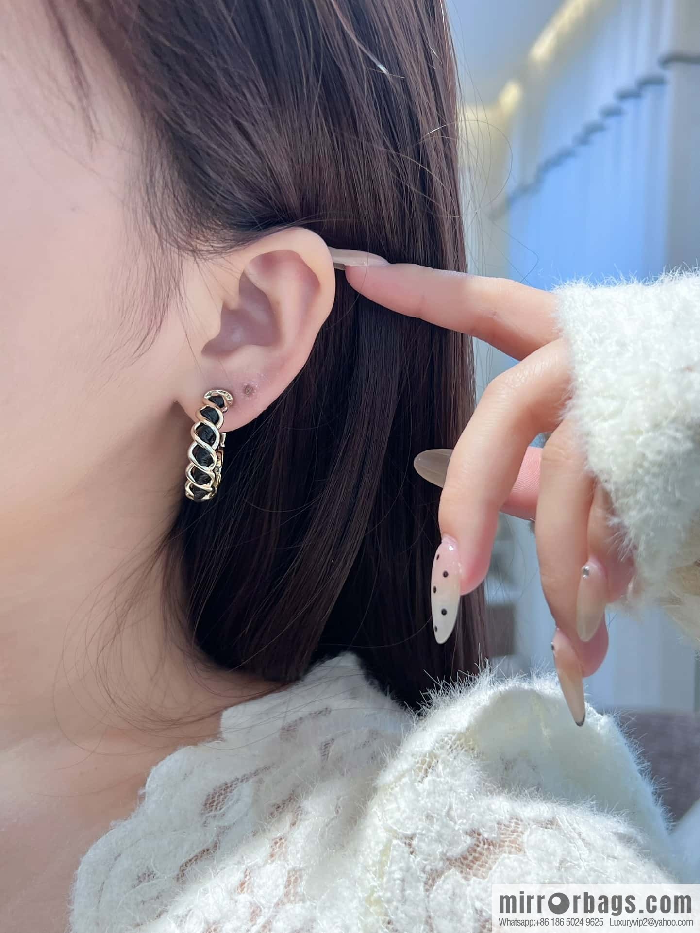 ❗️New ❗️☀️ New ☑️ Chanel c1 double c semi-round black leather rope stud earrings ☀️