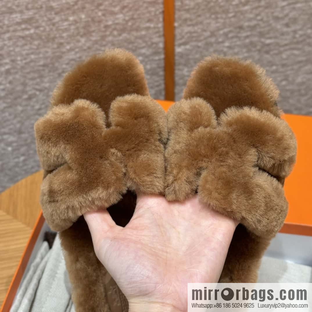 HERMES 181 Oran sandals, khaki/khaki wool/woolskin