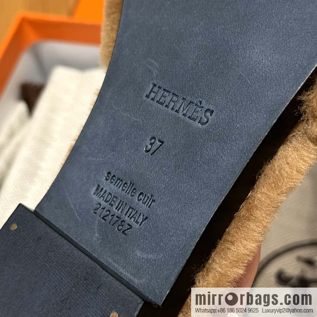 HERMES 181 Oran sandals, khaki/khaki wool/woolskin
