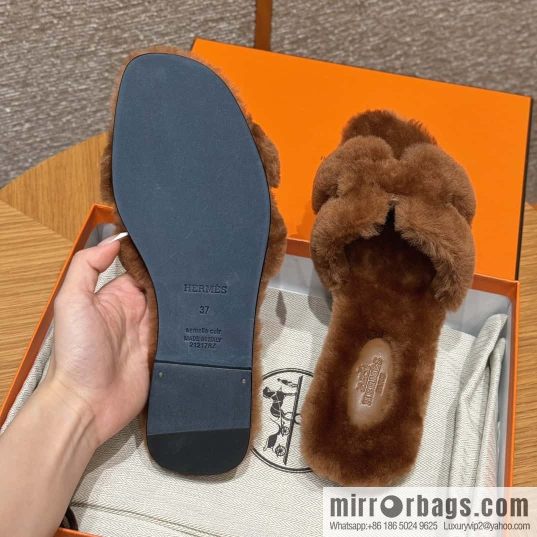 HERMES 181 Oran sandals, natural/Naturel/woolskin