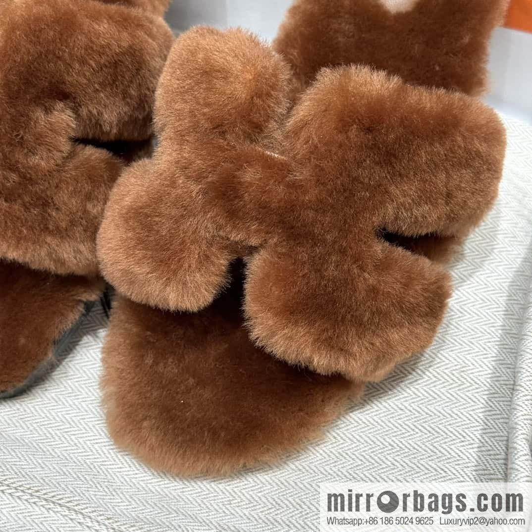 HERMES 181 Oran sandals, natural/Naturel/woolskin