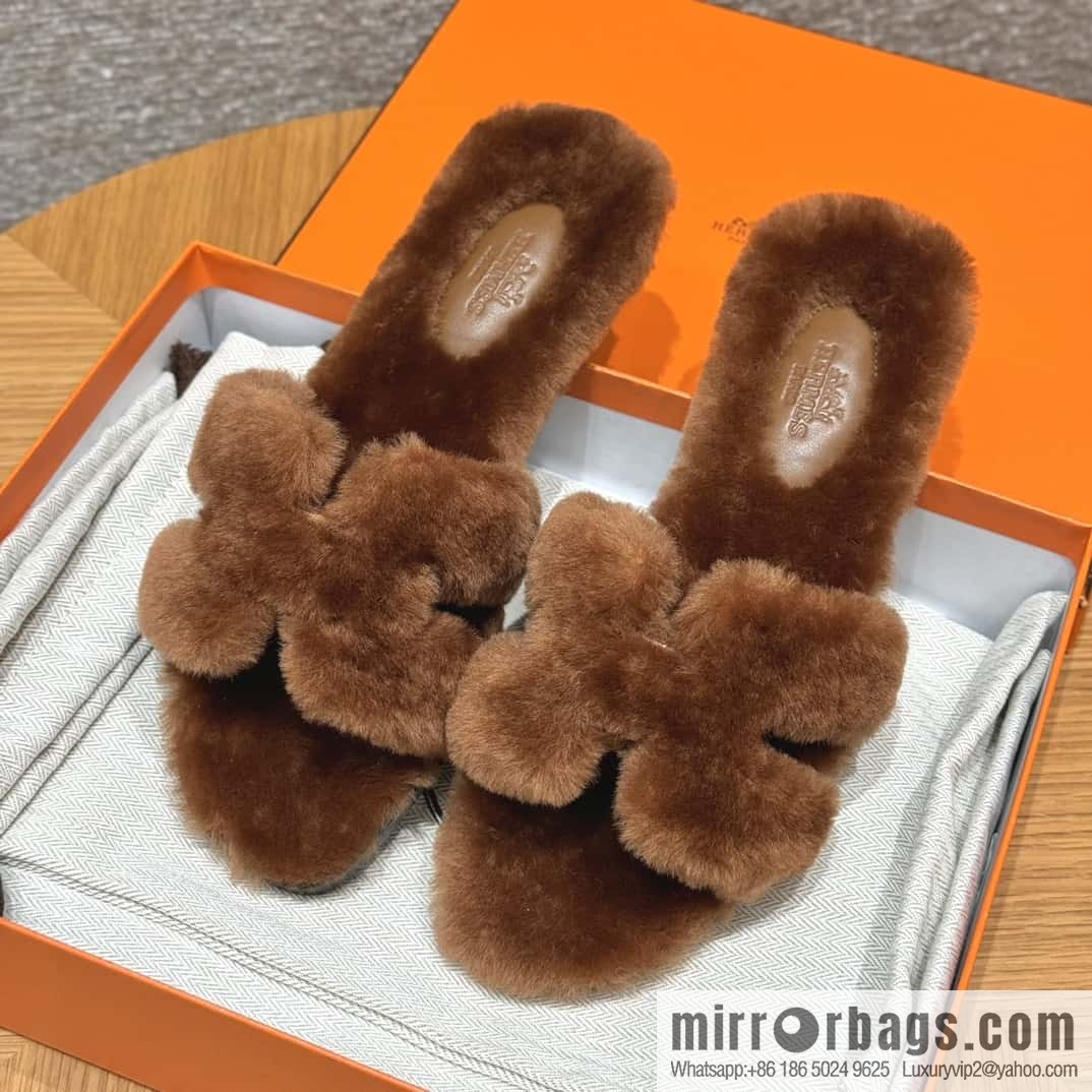 HERMES 181 Oran sandals, natural/Naturel/woolskin