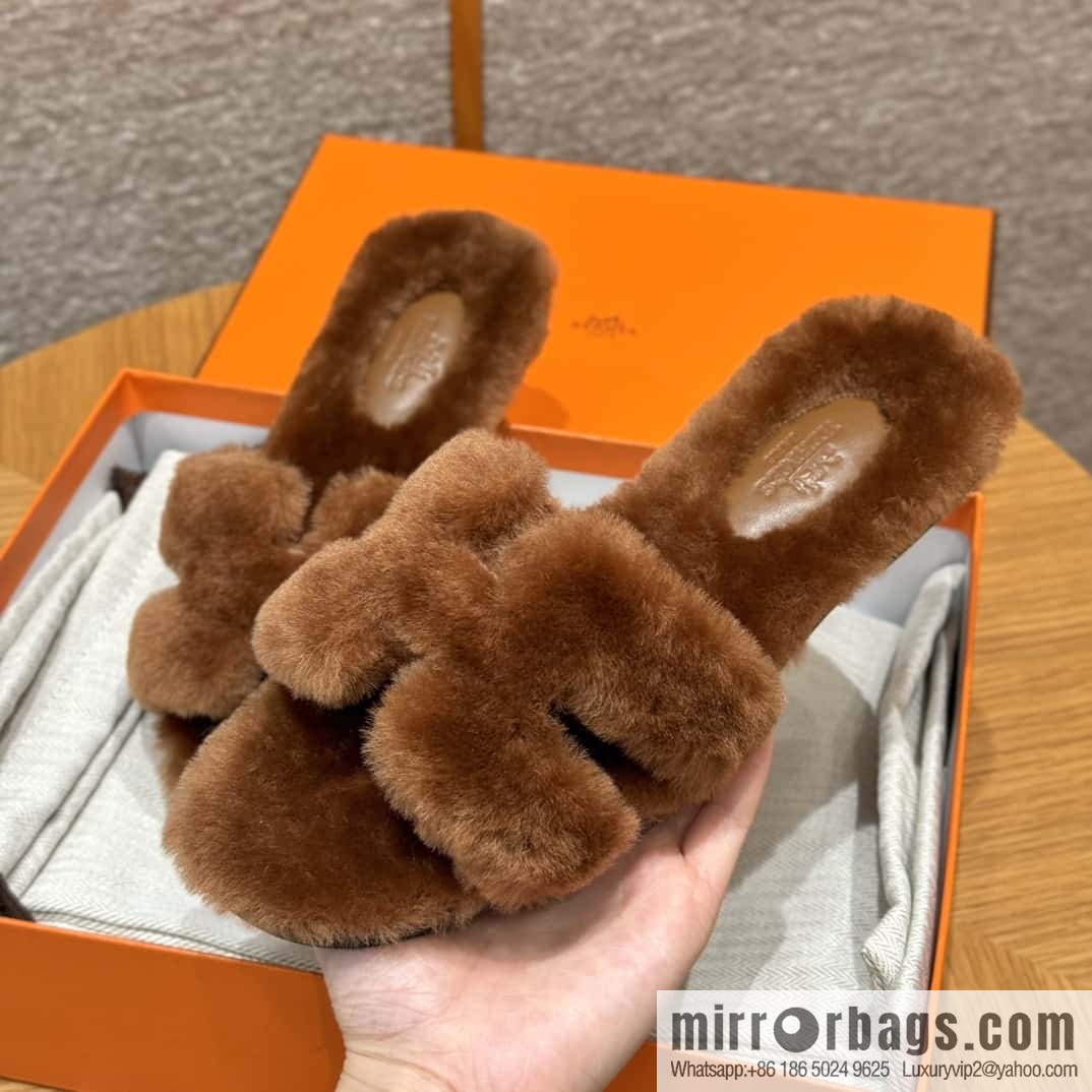 HERMES 181 Oran sandals, natural/Naturel/woolskin