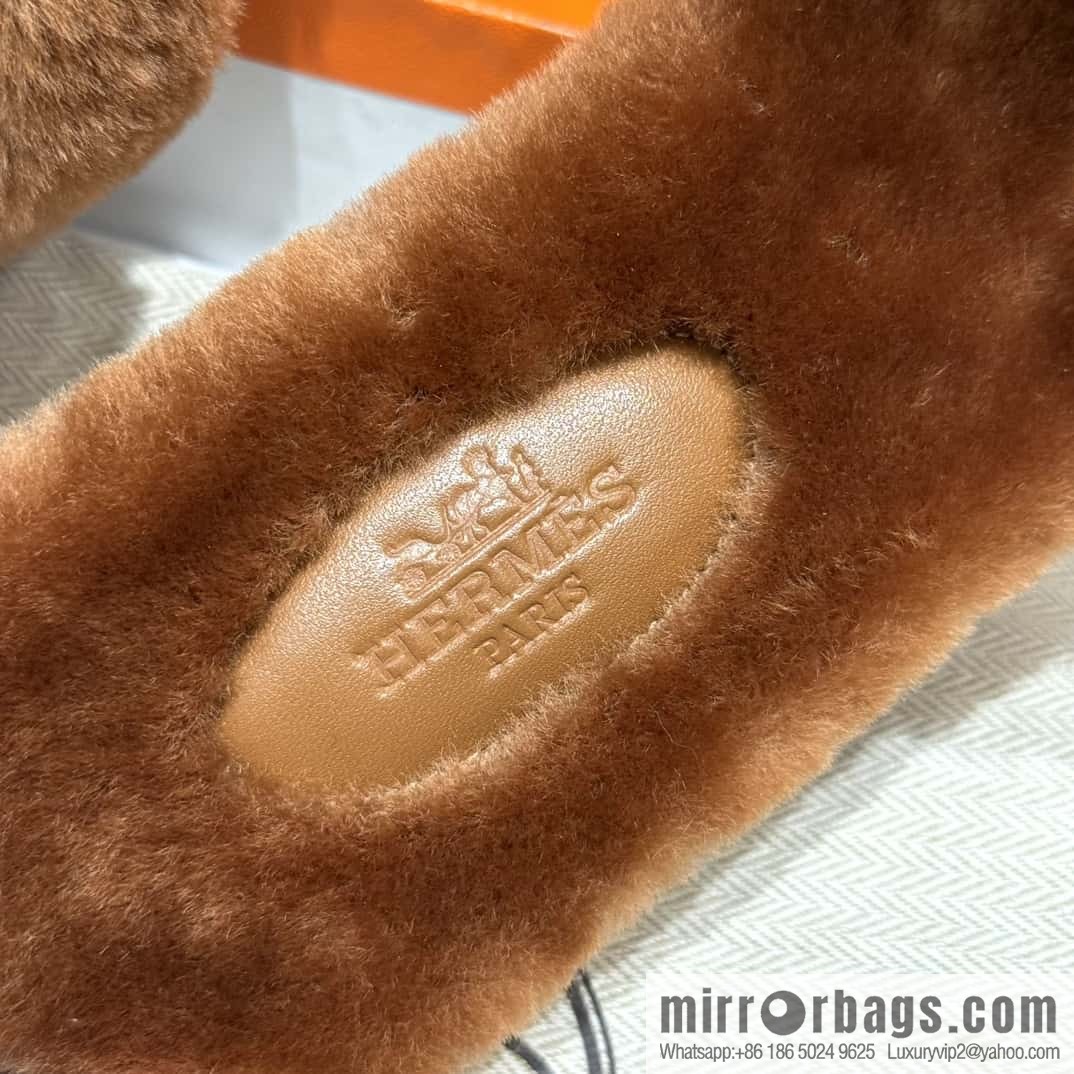 HERMES 181 Oran sandals, natural/Naturel/woolskin