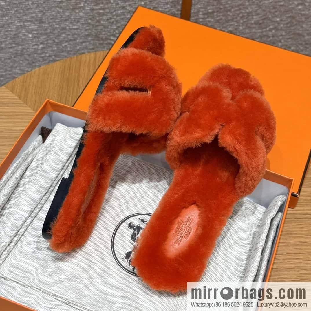 HERMES 181 Oran sandals, Turin red/Royge De Turin wool/woolskin