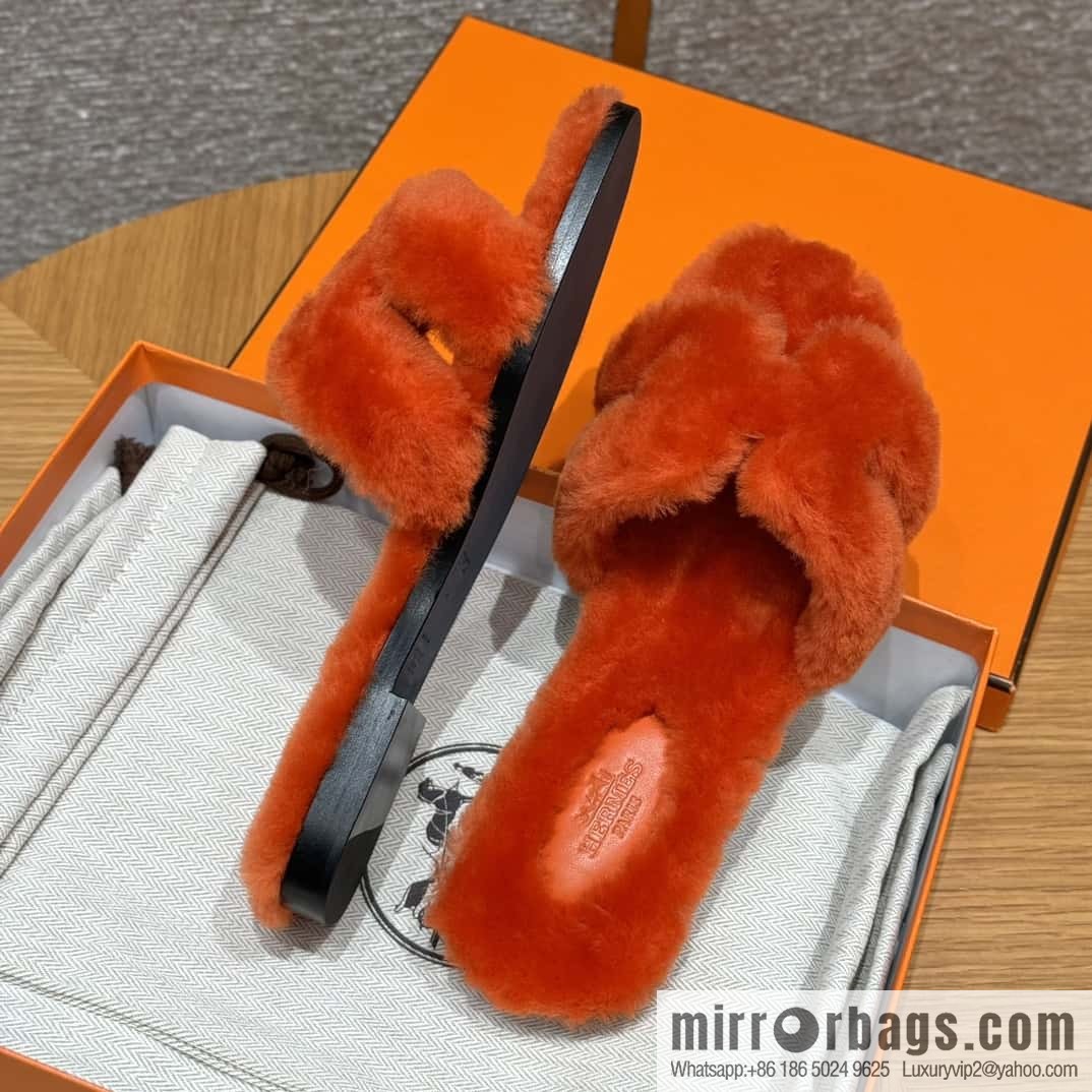 HERMES 181 Oran sandals, Turin red/Royge De Turin wool/woolskin