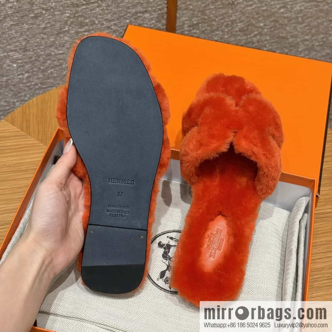HERMES 181 Oran sandals, Turin red/Royge De Turin wool/woolskin