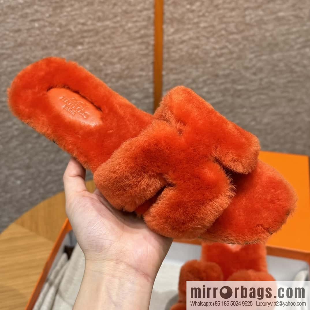 HERMES 181 Oran sandals, Turin red/Royge De Turin wool/woolskin