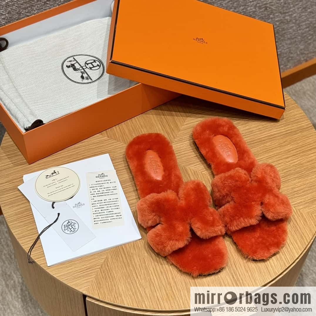 HERMES 181 Oran sandals, Turin red/Royge De Turin wool/woolskin