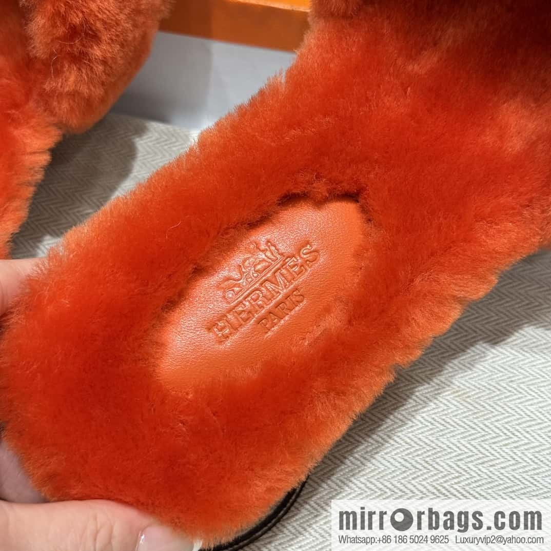 HERMES 181 Oran sandals, Turin red/Royge De Turin wool/woolskin