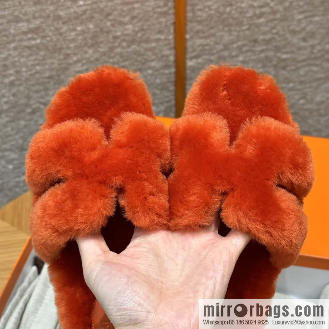 HERMES 181 Oran sandals, Turin red/Royge De Turin wool/woolskin