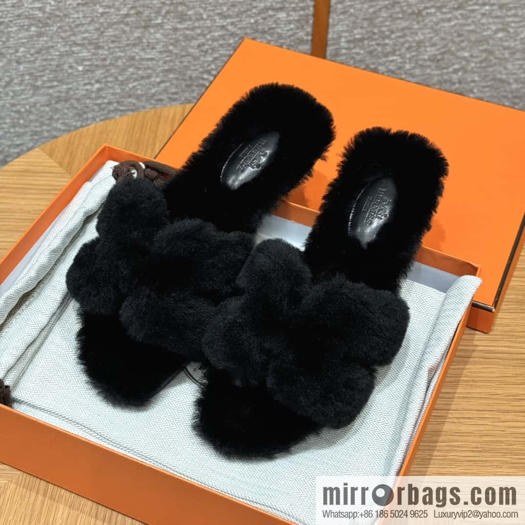 HERMES 181 Oran sandals, black/89/Nior wool/woolskin