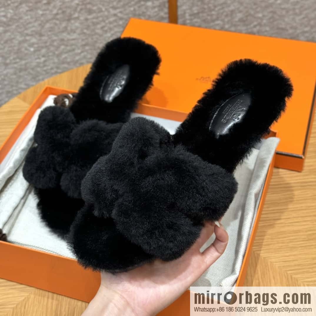 HERMES 181 Oran sandals, black/89/Nior wool/woolskin