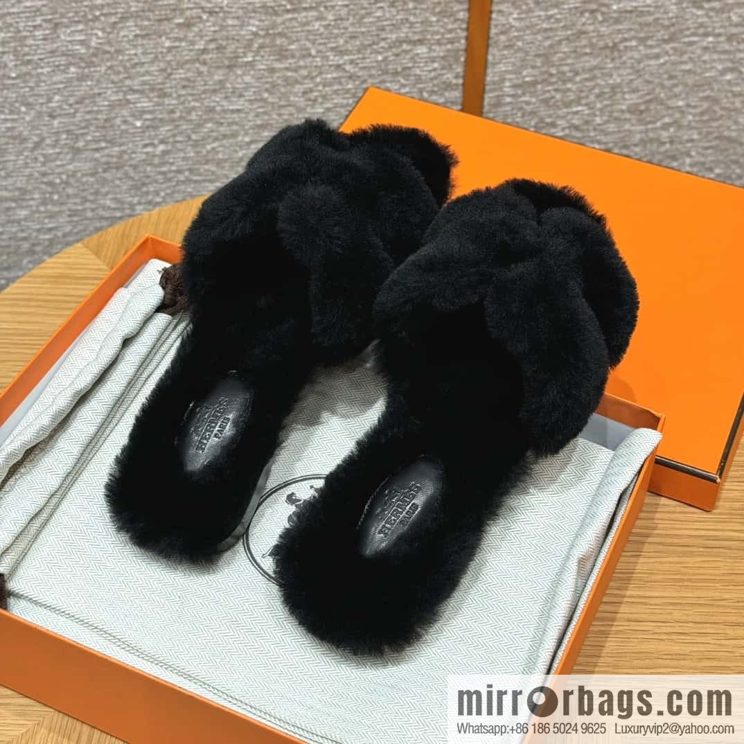 HERMES 181 Oran sandals, black/89/Nior wool/woolskin