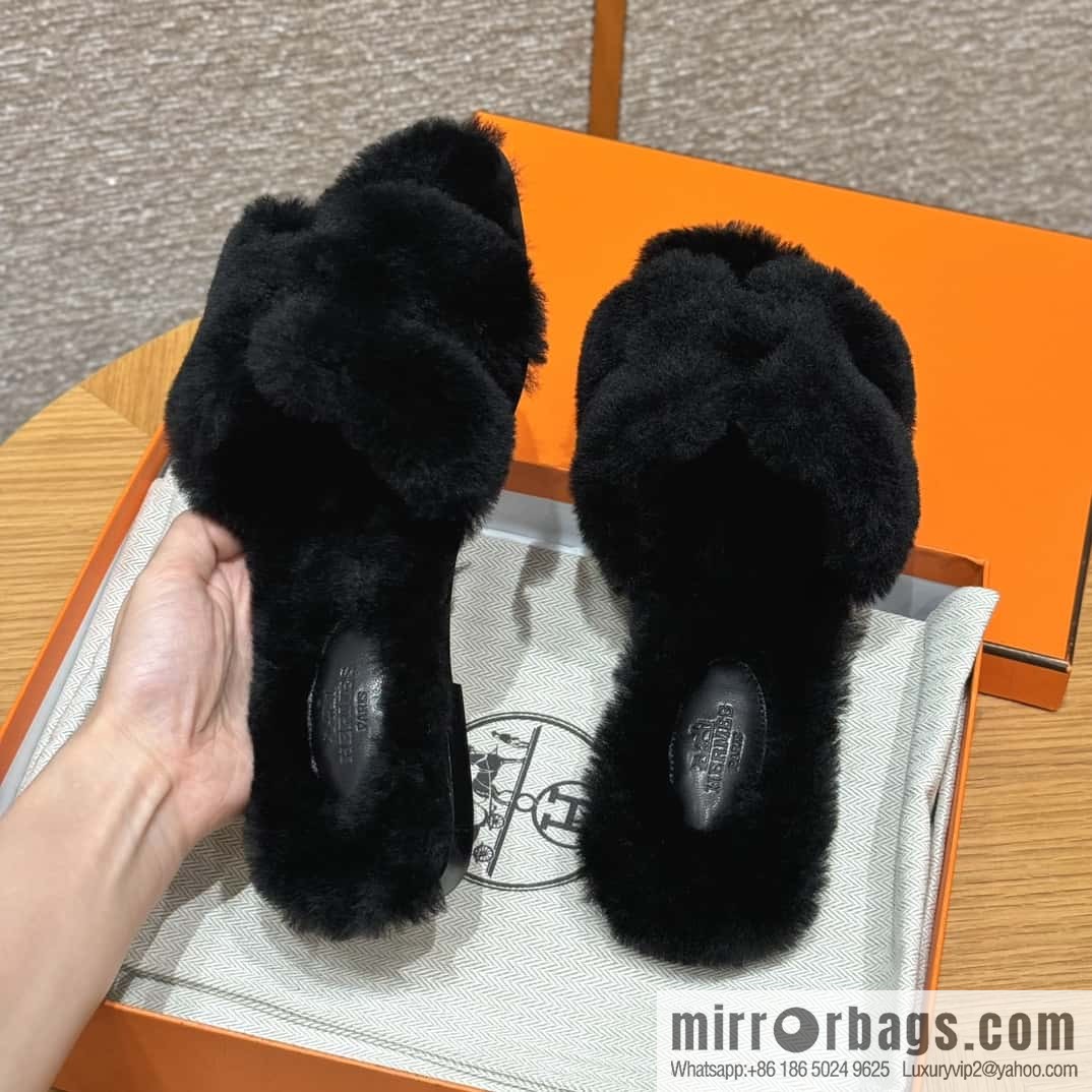 HERMES 181 Oran sandals, black/89/Nior wool/woolskin