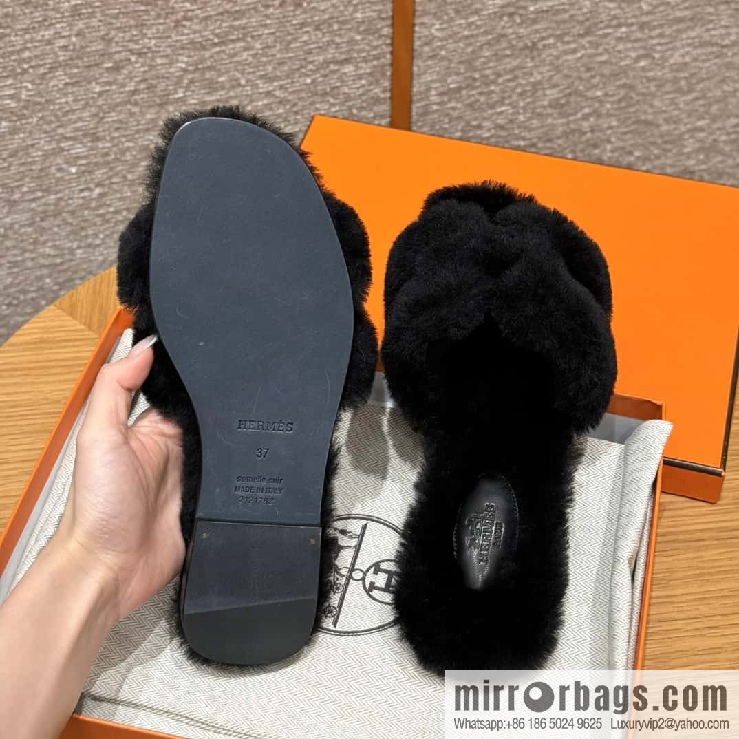HERMES 181 Oran sandals, black/89/Nior wool/woolskin
