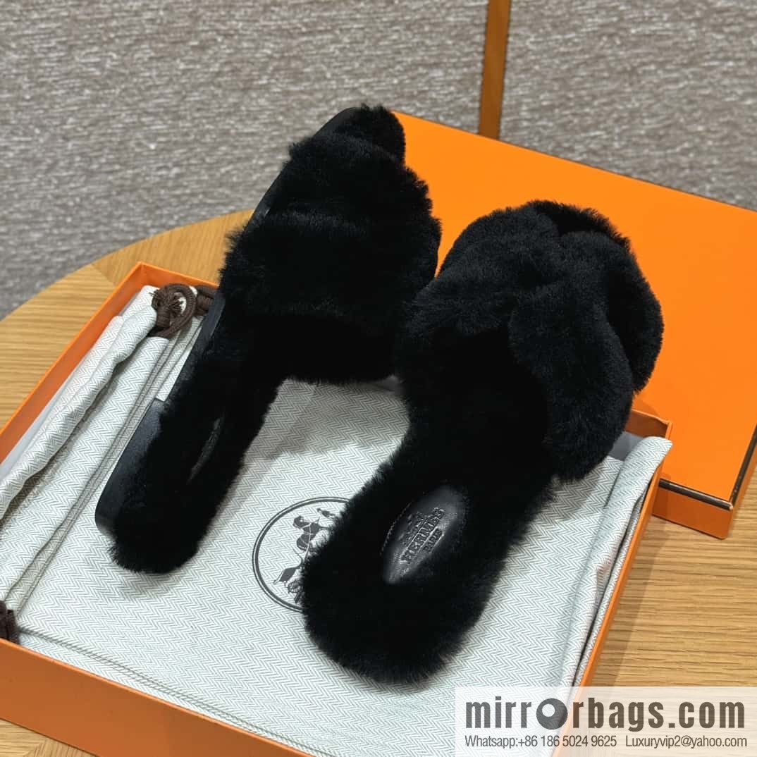 HERMES 181 Oran sandals, black/89/Nior wool/woolskin