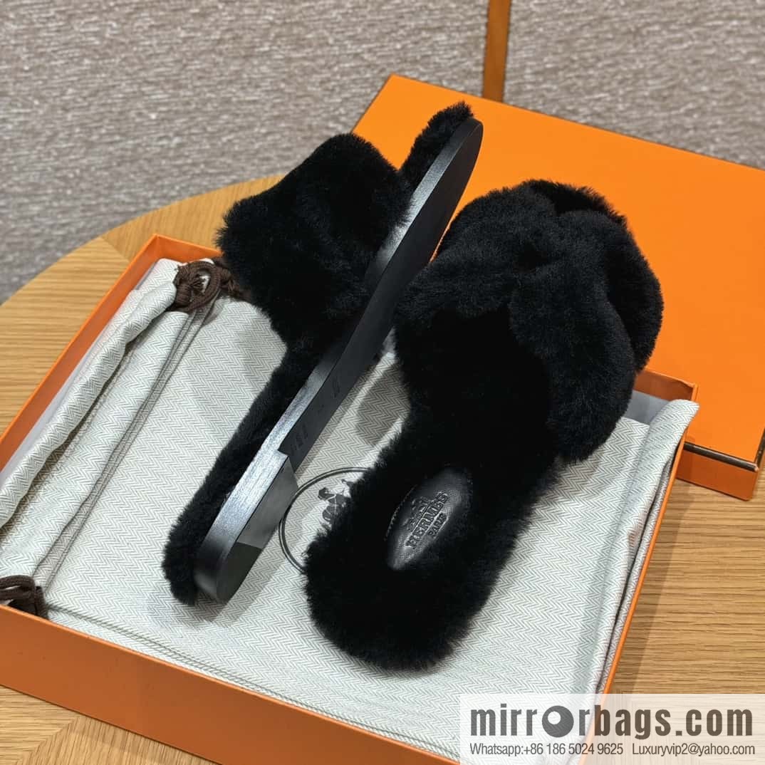 HERMES 181 Oran sandals, black/89/Nior wool/woolskin