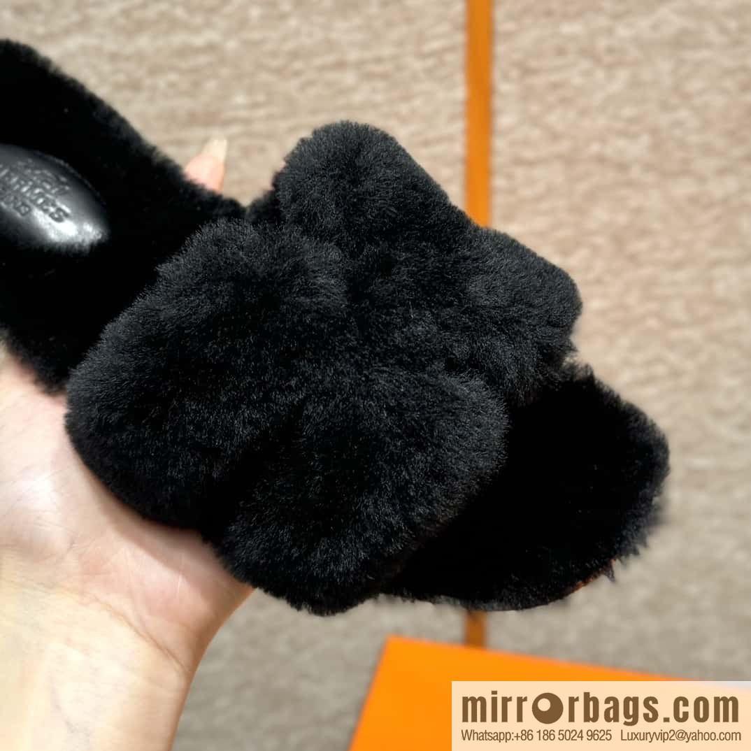 HERMES 181 Oran sandals, black/89/Nior wool/woolskin
