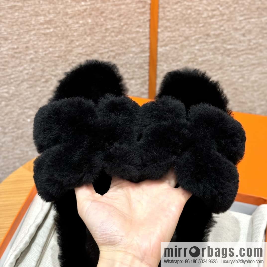 HERMES 181 Oran sandals, black/89/Nior wool/woolskin
