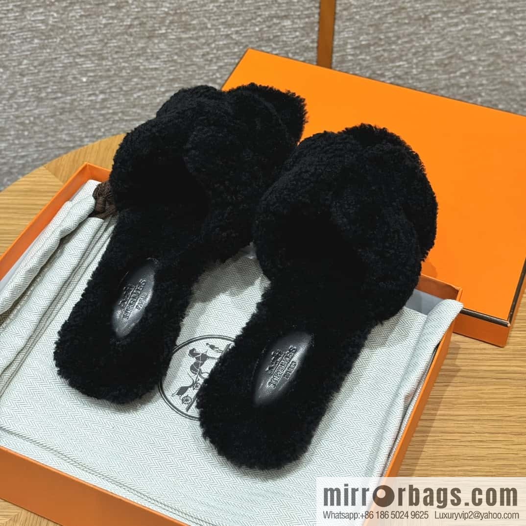 HERMES 181 Oran sandals, black/89/Nior wool/woolskin
