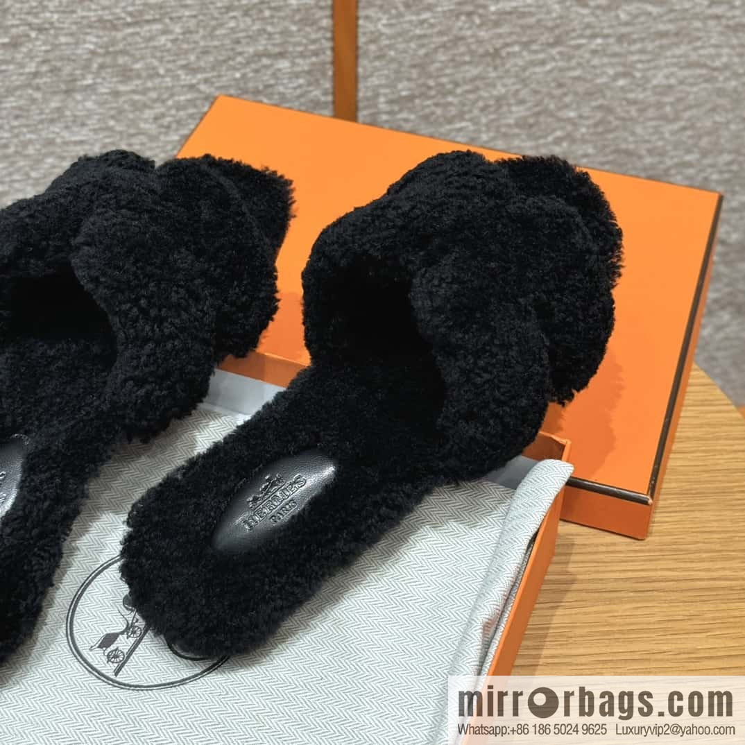HERMES 181 Oran sandals, black/89/Nior wool/woolskin