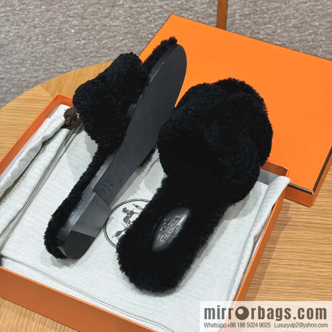 HERMES 181 Oran sandals, black/89/Nior wool/woolskin