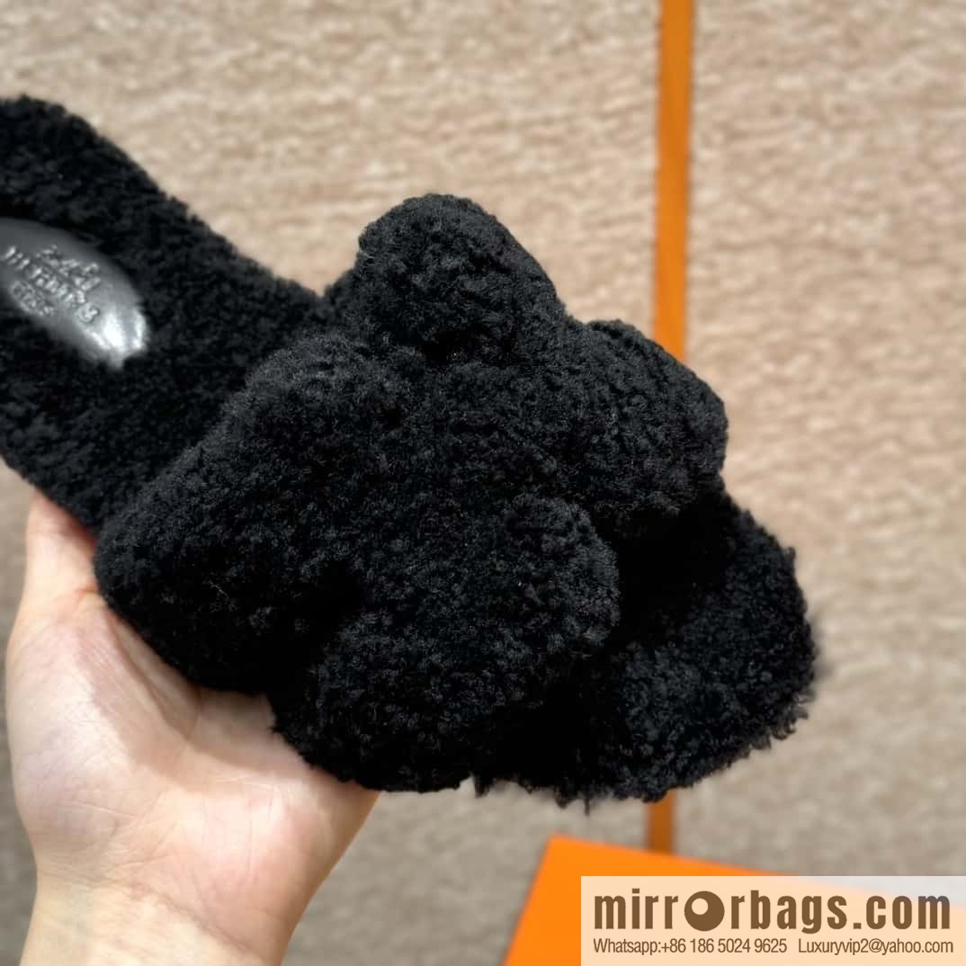 HERMES 181 Oran sandals, black/89/Nior wool/woolskin