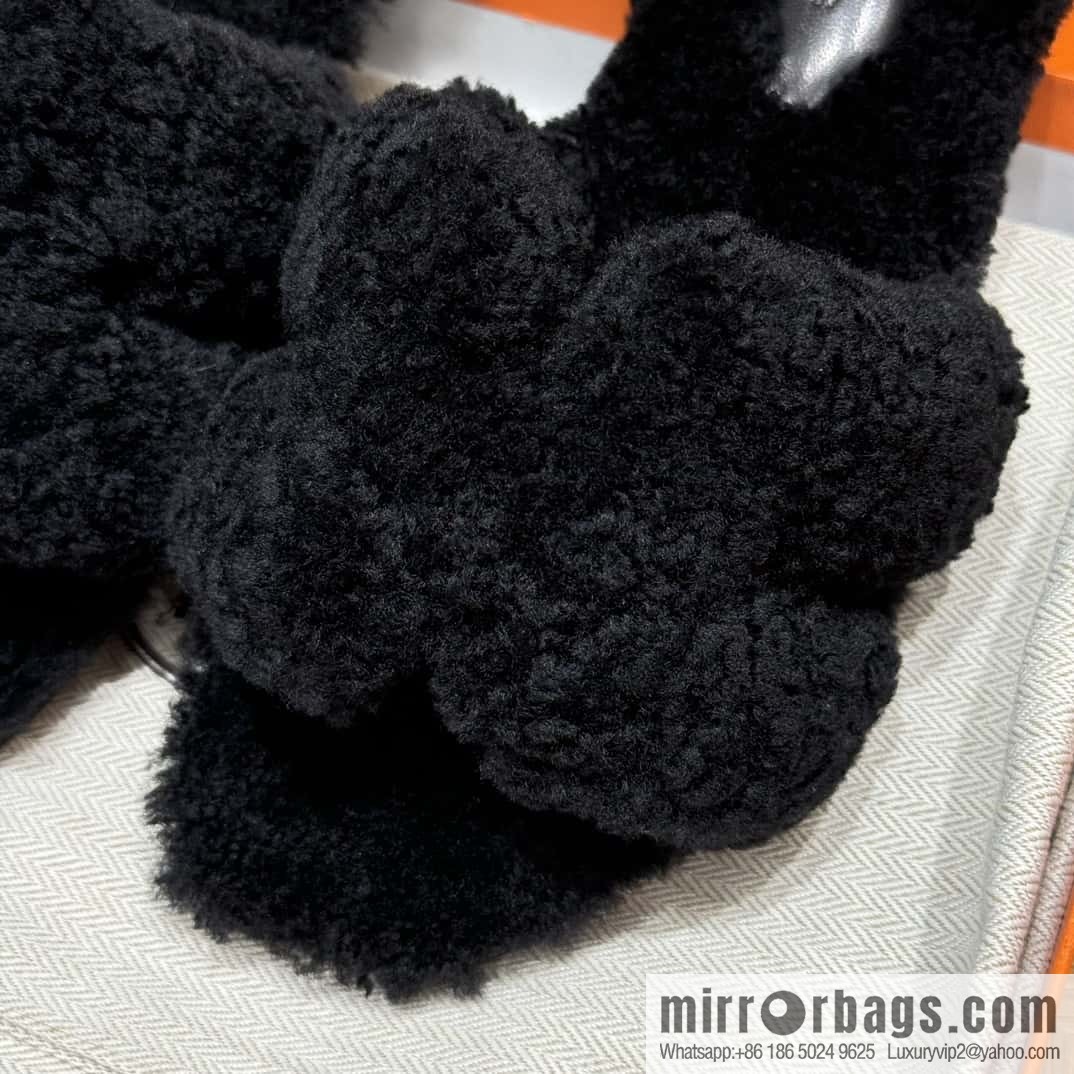 HERMES 181 Oran sandals, black/89/Nior wool/woolskin