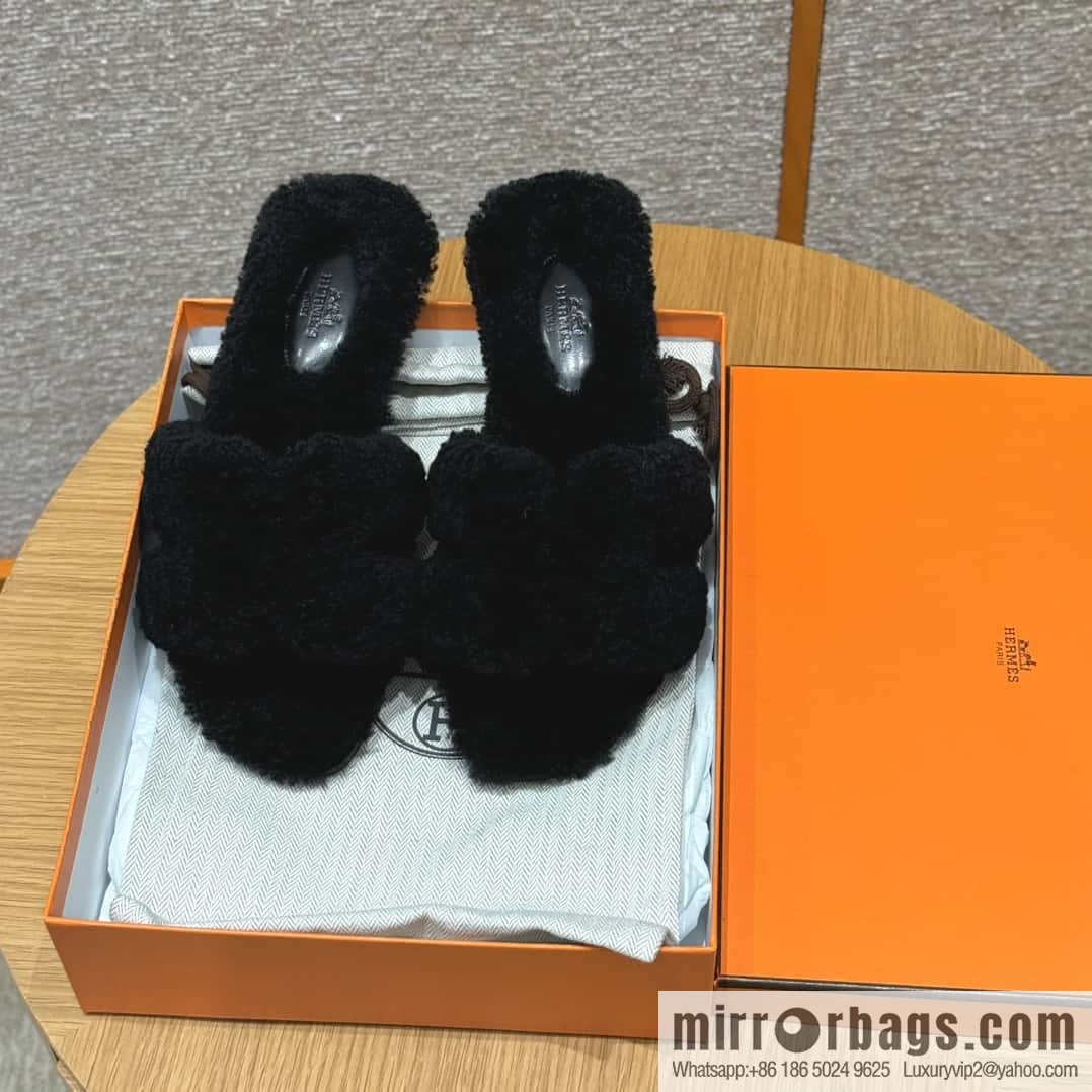 HERMES 181 Oran sandals, black/89/Nior wool/woolskin