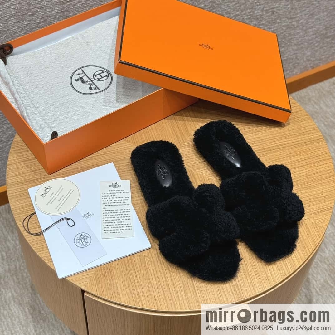 HERMES 181 Oran sandals, black/89/Nior wool/woolskin