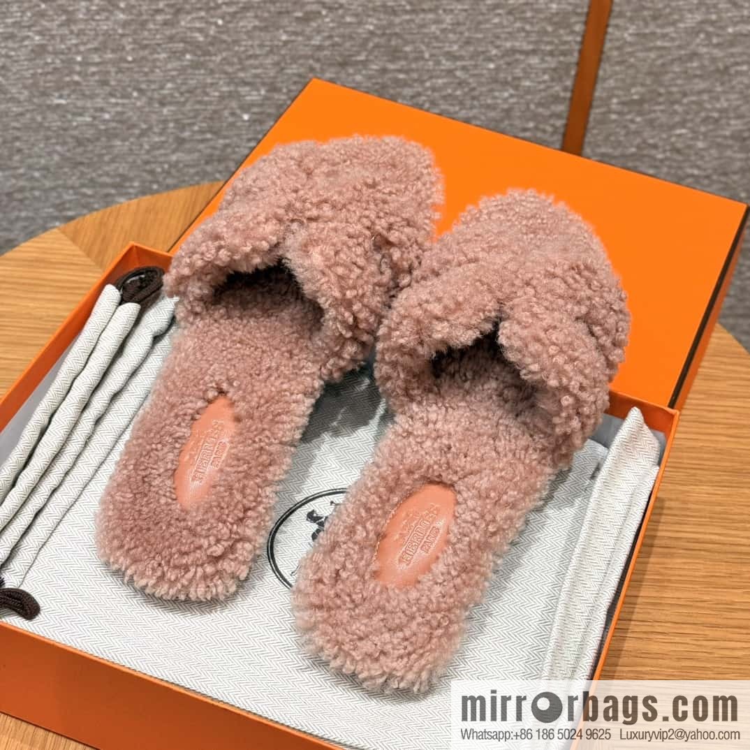 HERMES 181 Oran sandals, Naked pink/woolskin
