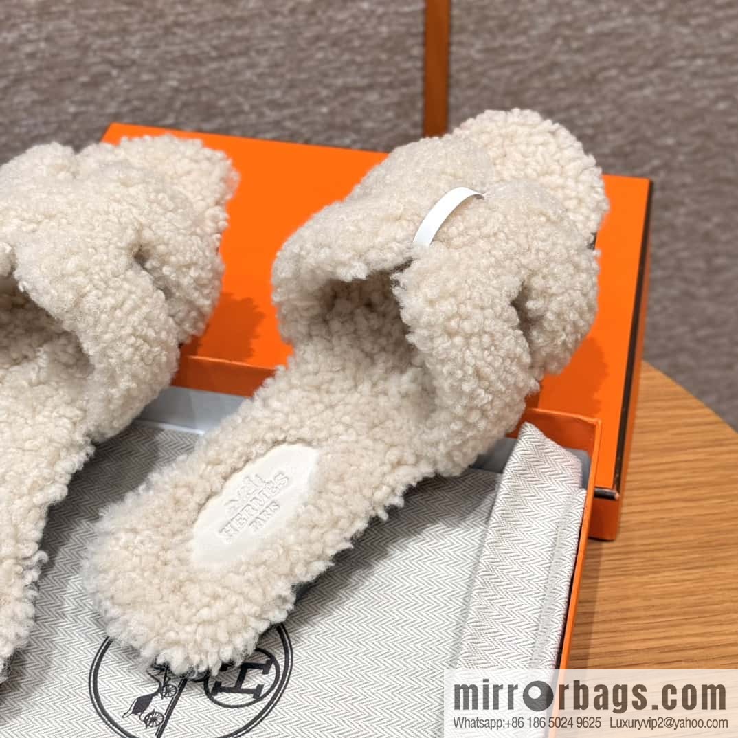 HERMES 181 Oran sandals, milkshake white/Craie wool/woolskin