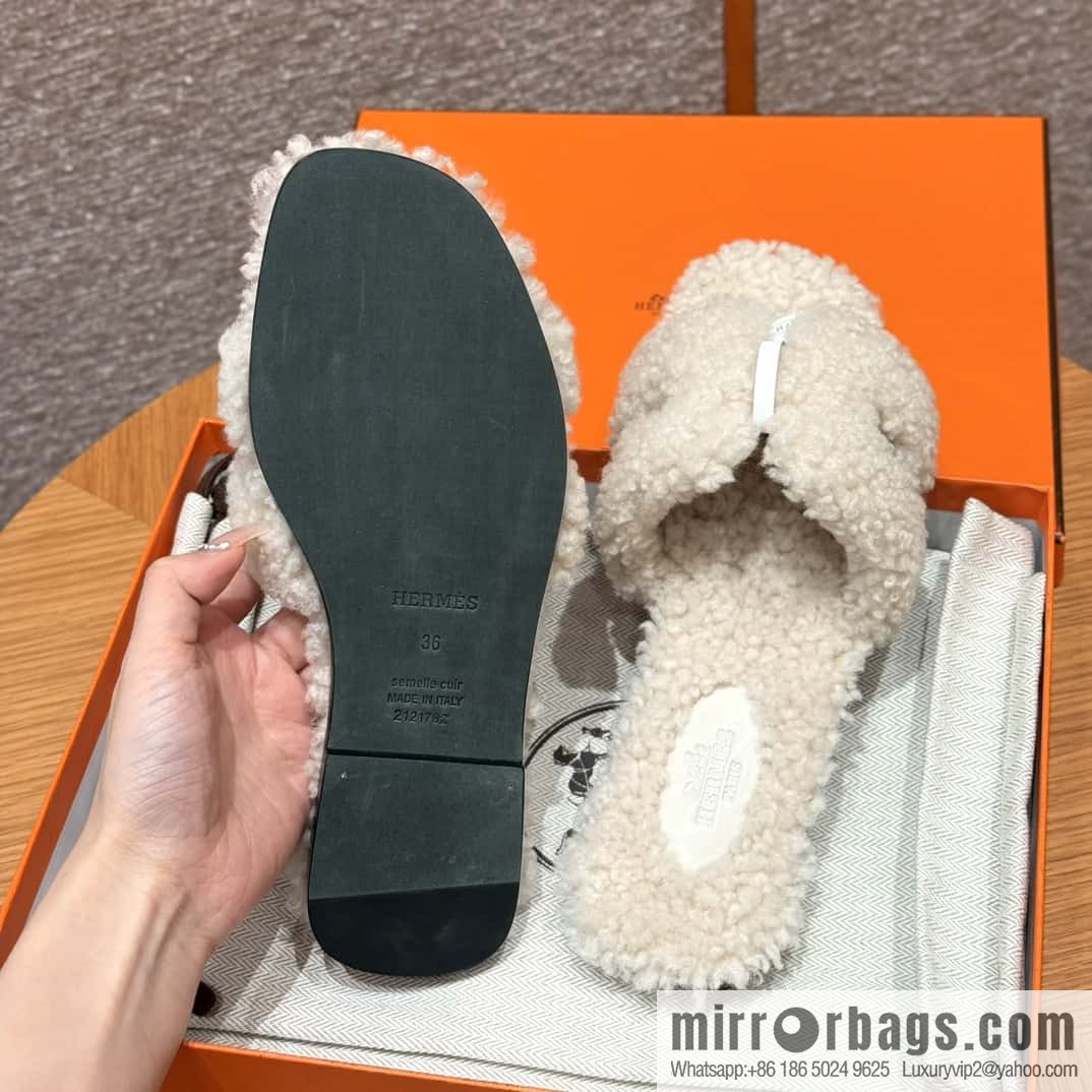 HERMES 181 Oran sandals, milkshake white/Craie wool/woolskin