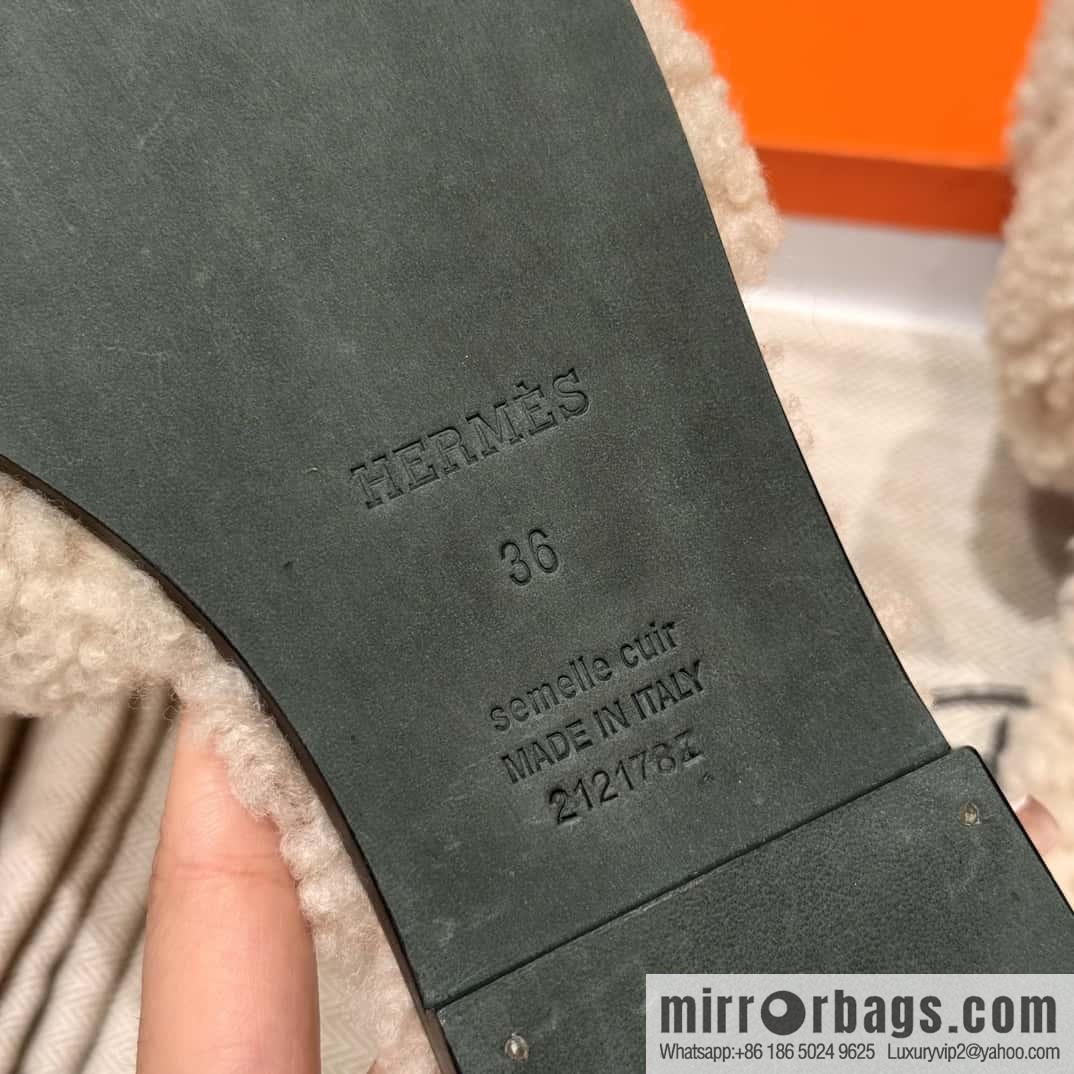 HERMES 181 Oran sandals, milkshake white/Craie wool/woolskin