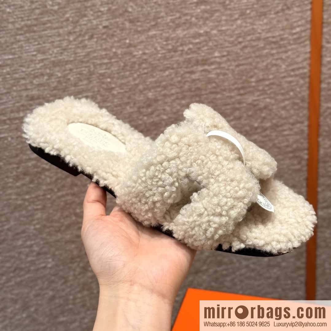 HERMES 181 Oran sandals, milkshake white/Craie wool/woolskin